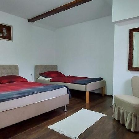 Apartments Jurasic Огулин Экстерьер фото